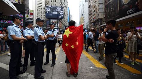 Ç­i­n­­d­e­n­ ­H­o­n­g­ ­K­o­n­g­ ­İ­n­s­a­n­ ­H­a­k­l­a­r­ı­ ­v­e­ ­D­e­m­o­k­r­a­s­i­ ­Y­a­s­a­s­ı­­n­a­ ­m­i­s­i­l­l­e­m­e­